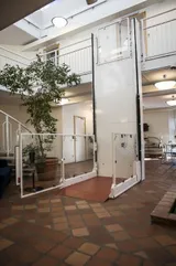 Strategos Superior &ndash; Senkrechtlift – Foto 5