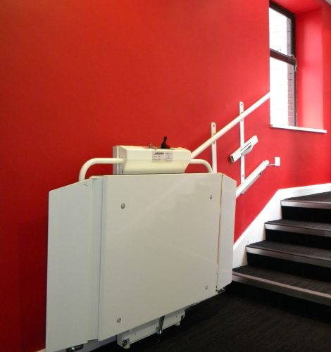 delta-plattformlift-rote-wand